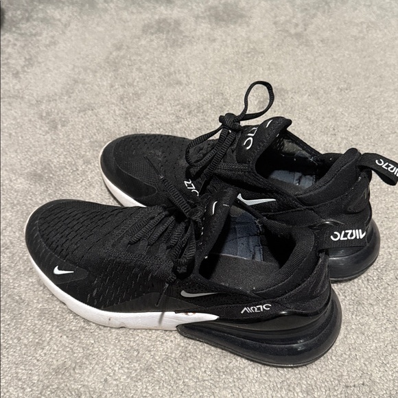 Nike Air Max 270 Black and White Women’s Sneakers - Picture 2 of 5